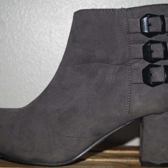 Size 10 - ARDENE Boots - Almost New - Picture 2 of 5